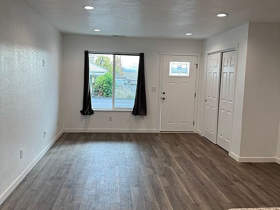 3rd image of 508 & 510 NE Housley Ave #508