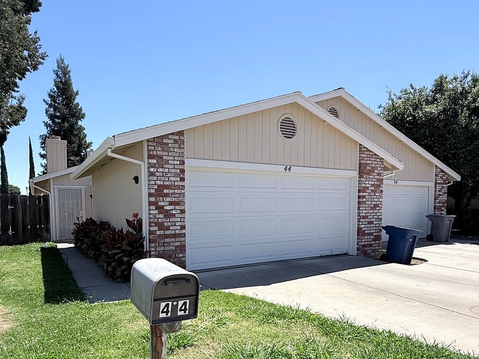 2nd image of 44 Silverhorn Ct