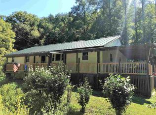 759 Upper Toms Creek Rd, Salt Rock, WV 25559