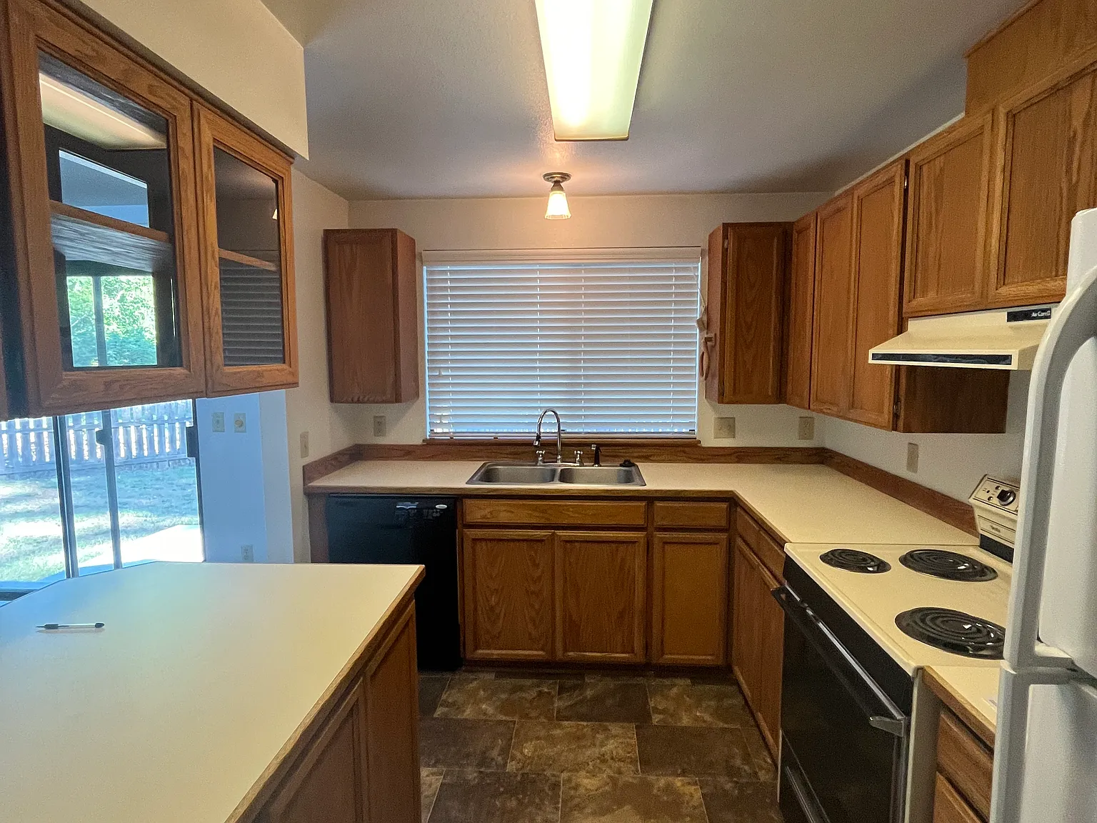 2 bed, 1100 sqft, $1,725 — Photo 2