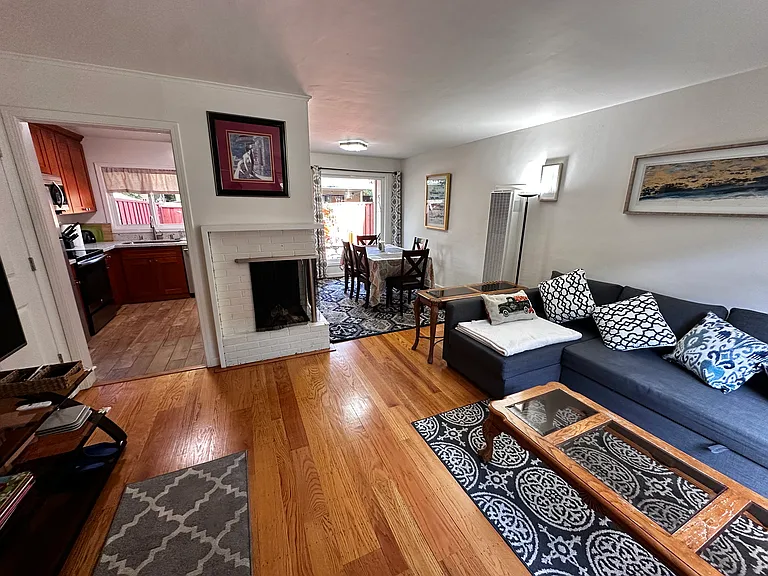 308 Waverley St — Photo 2