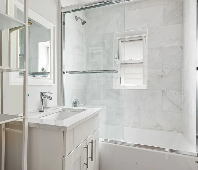189 Woodpoint Rd #3 — Photo 3