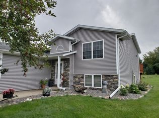 620 Pheasant Run, Winsted, MN 55395
