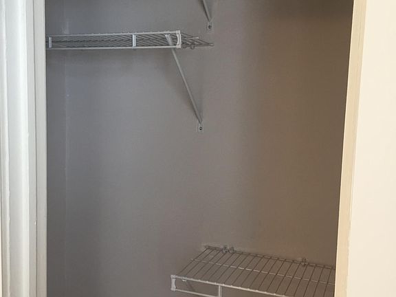 4th image of 511-515 W Belmont Ave #47