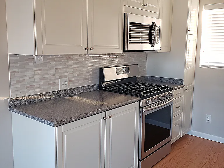 Kitchen left