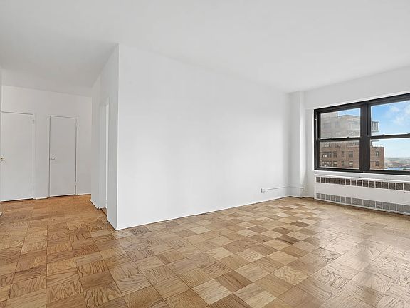 4th image of 415 Grand St APT E1704