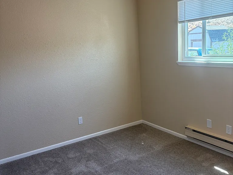 Sierra Madre Apartments — Photo 18