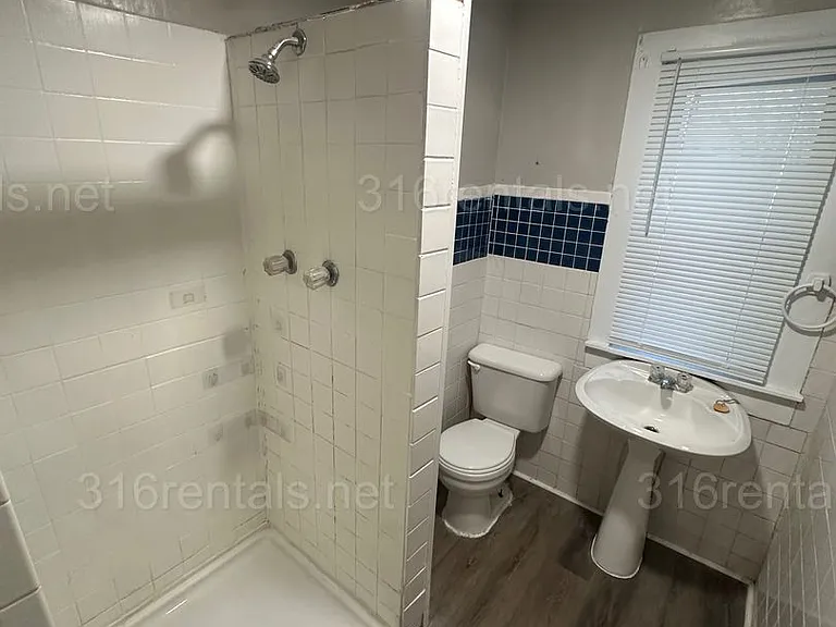 201 N Clarence St #201 — Photo 10