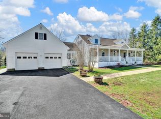68 Featherbed Ln, Hopewell, NJ 08525