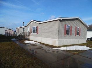 28378 Spruce Dr, Flat Rock, MI
