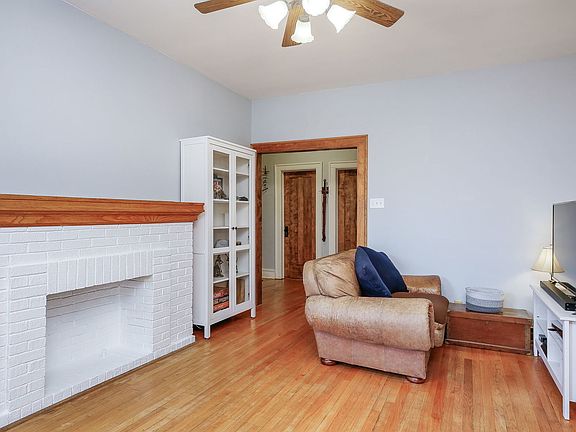 4th image of 6805 N Greenview Ave #3