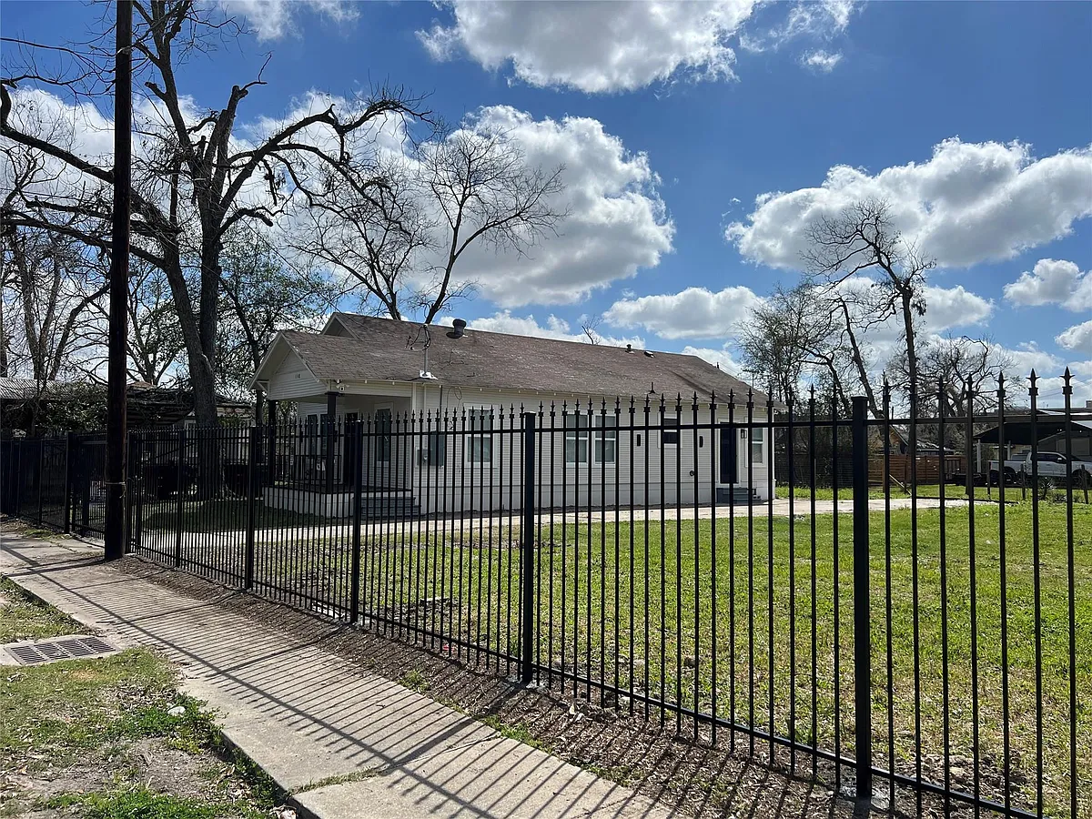 Building Photo - 1148 Panama St