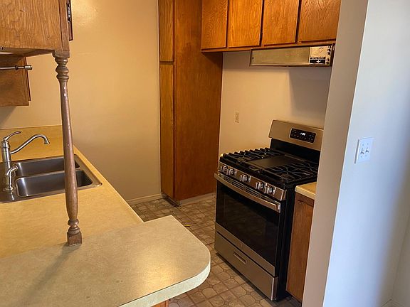 5th image of 1913 Warfield Ave APT 3