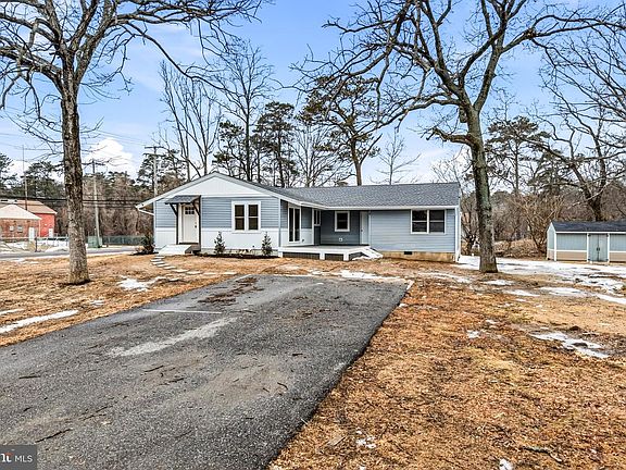 2nd image of 2356 Weymouth Rd