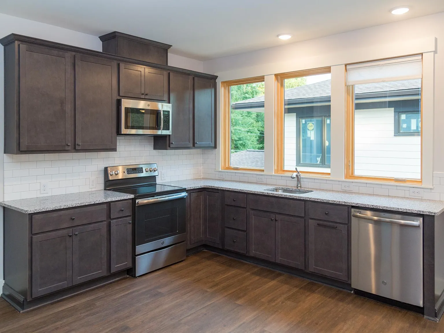 2 bed, 1150 sqft, $2,350 — Photo 4