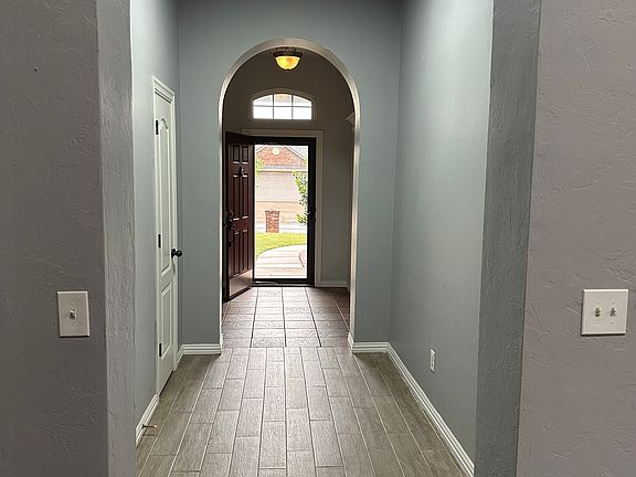 5th image of 7421 NW 134th St
