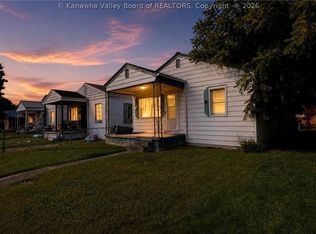 111 Oak St, Saint Albans, WV 25177