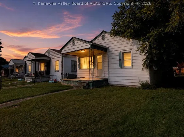 111 Oak St, Saint Albans, WV 25177