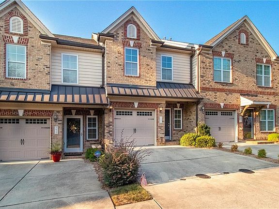 3rd image of 5008 Wyngate Village Dr