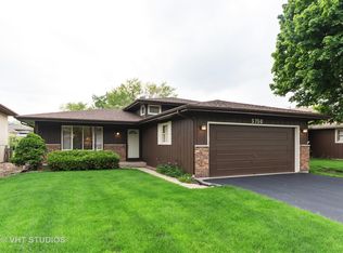 5750 Alabama Ave, Clarendon Hills, IL