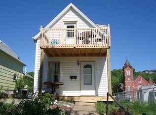 1695 Garfield Ave, Dubuque, IA 52001