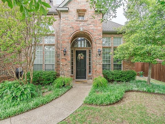 2nd image of 402 Clover Leaf Ln