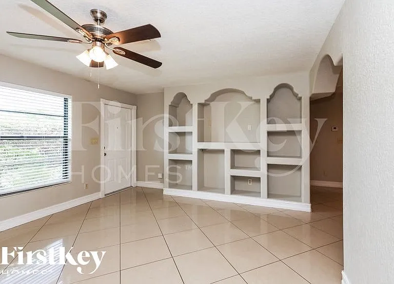 1105 Arthur Ave — Photo 4