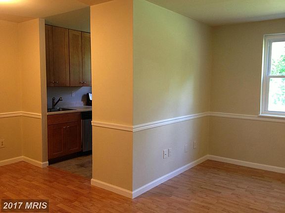 3rd image of 4408 Falls Bridge Dr Unit K