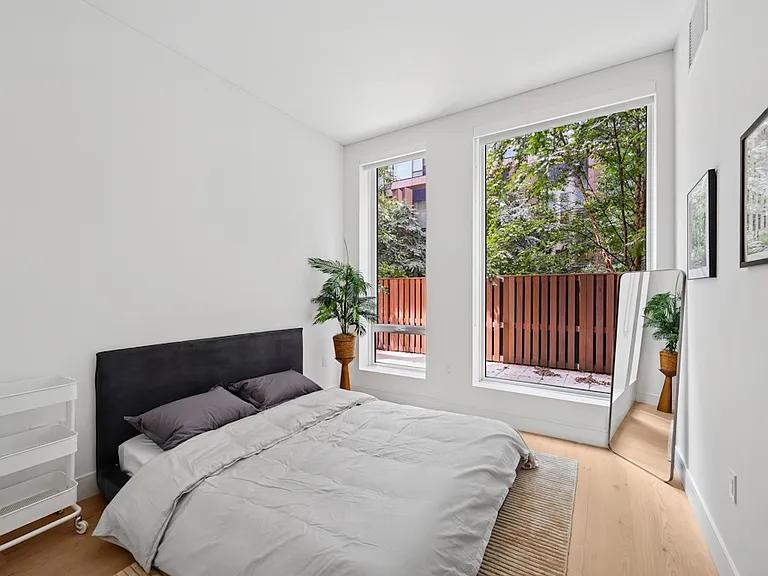 312 W 43rd St #2B — Photo 12