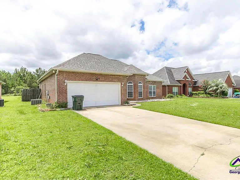 217 Sedgebrooke Dr — Photo 1