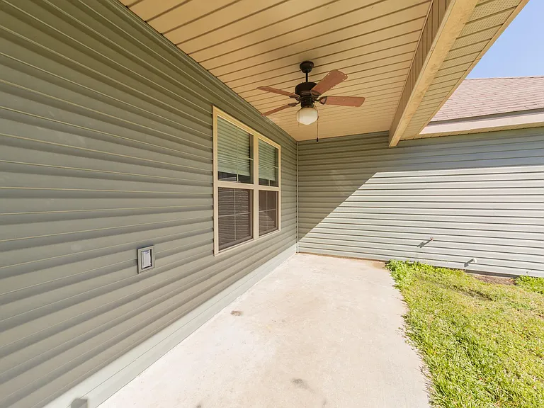 917 Lillian Michel Dr — Photo 18