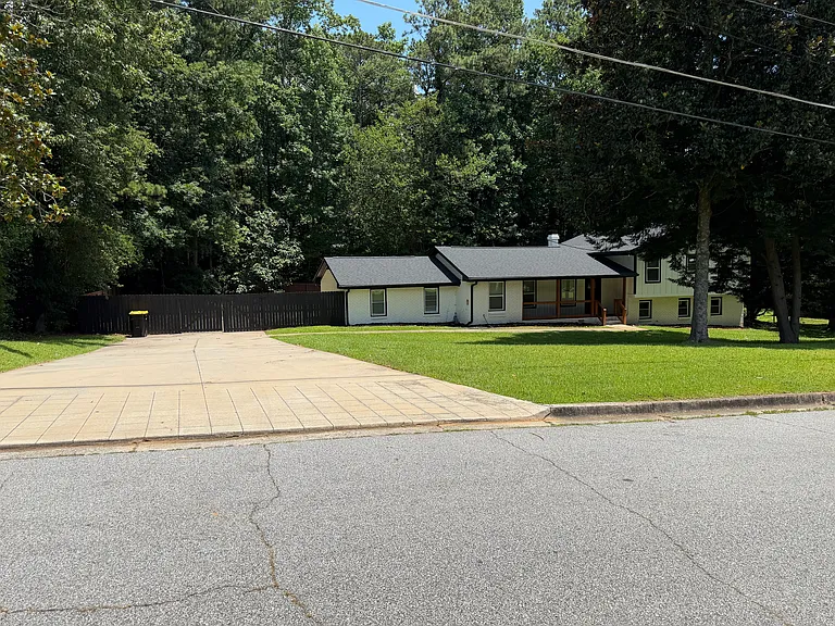 6890 Silver Maple Trl — Photo 3