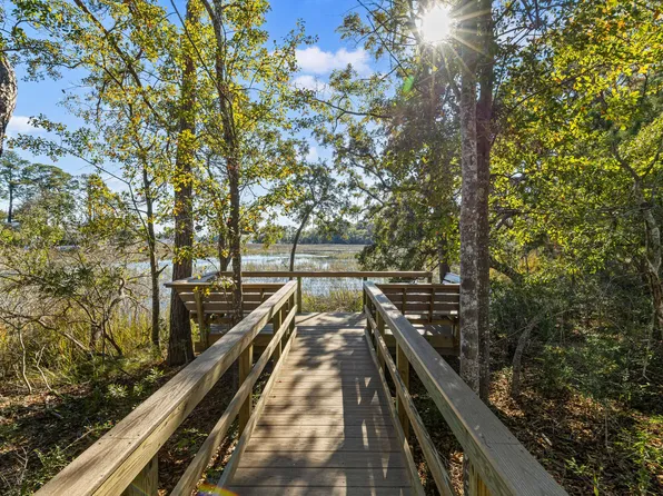 1131 Oak Bluff Ave, Charleston, SC 29492