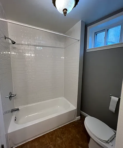 708 Lennox St #2 — Photo 4
