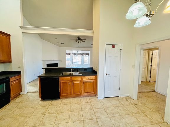 Dishwasher, Sink, Pantry