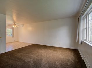 911 N Prairie Ave, Joliet, IL 60435