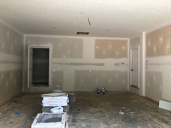 Garage -Open Door Closet for storage