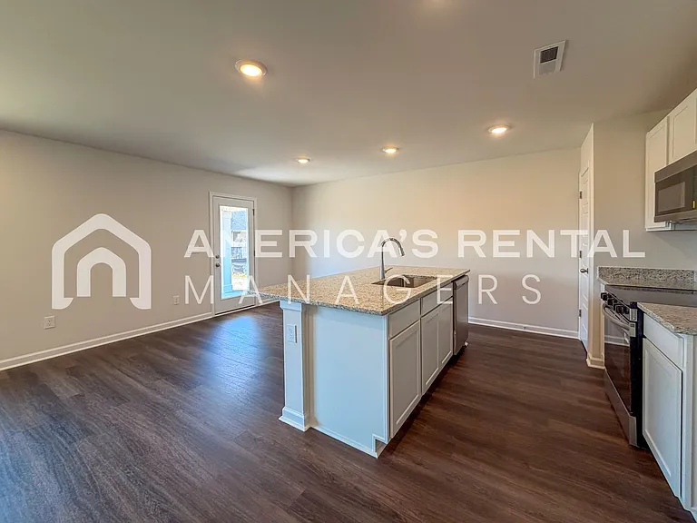 110 Jonboy Ave — Photo 16