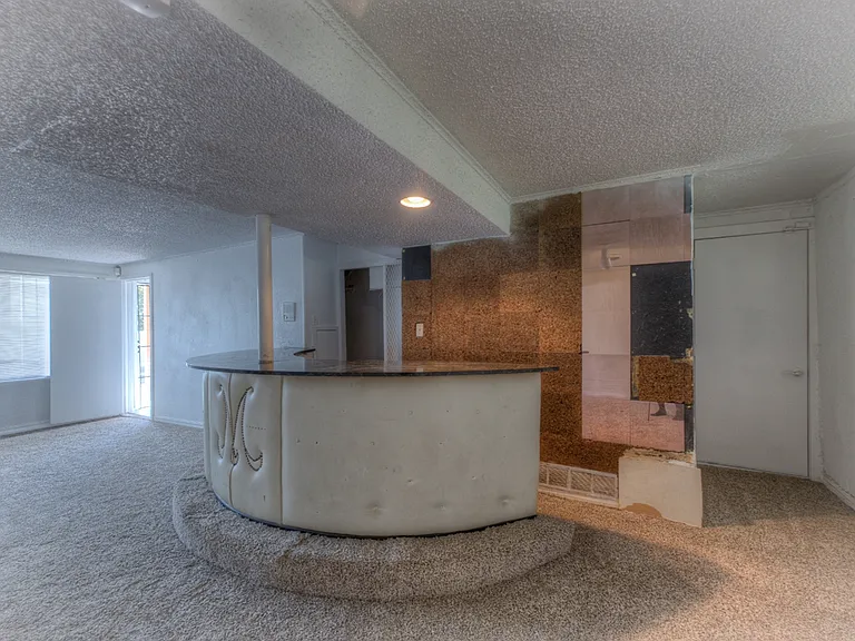 2234 N Main St — Photo 19