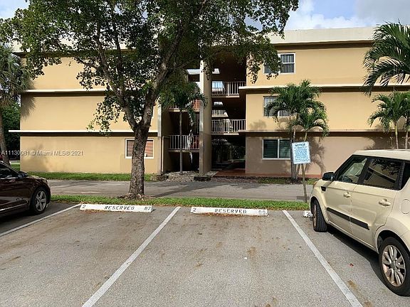 5th image of 4215 N University Dr APT 205