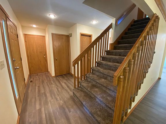 4th image of 3610 Hillsdale Dr