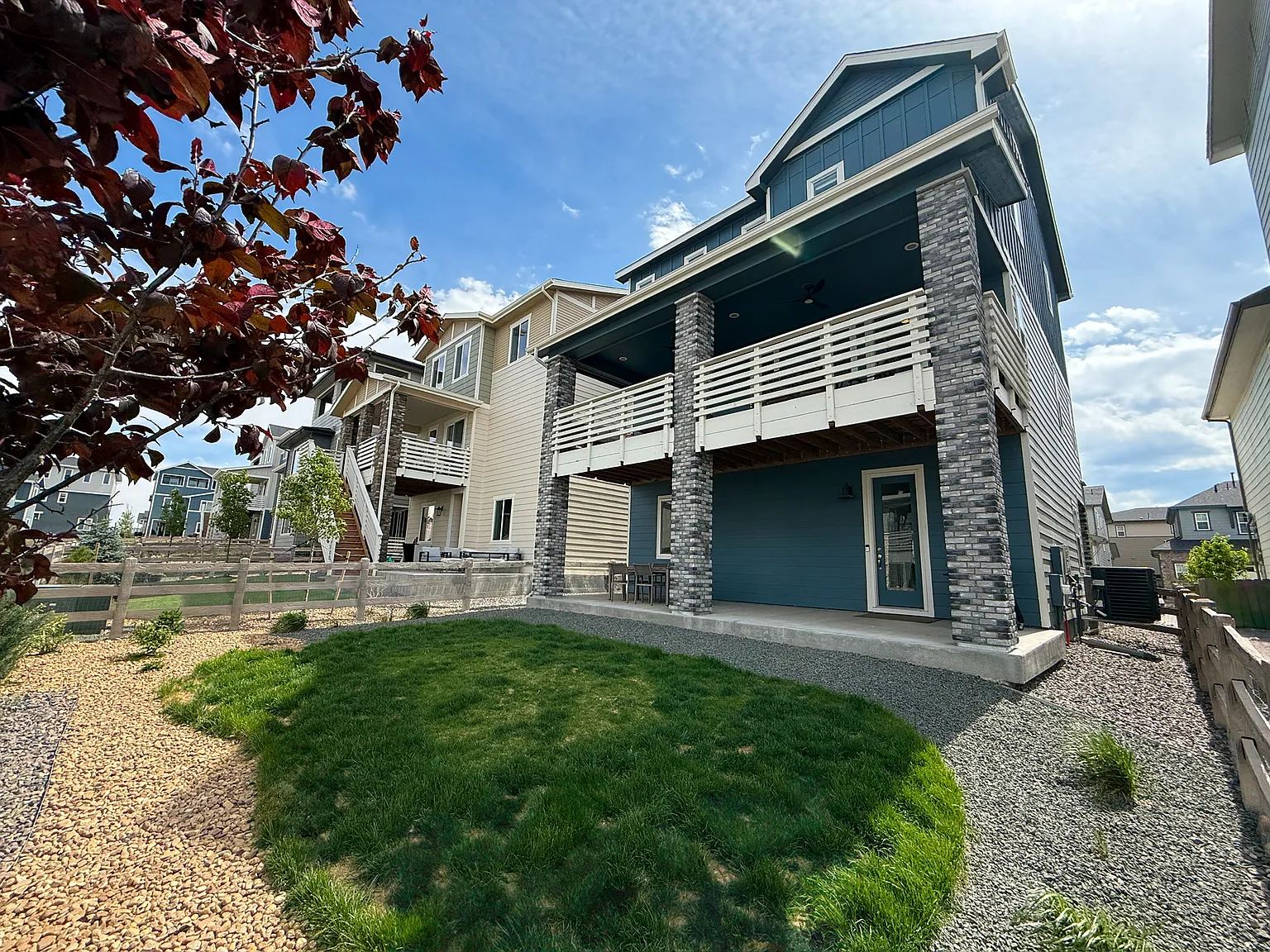3 bed, 3.5 bath, 2574 sqft, $3,975 — Photo 2