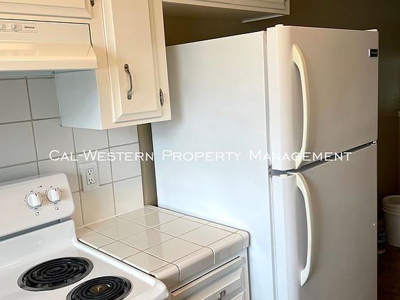 4th image of 2094 Surrey Pl APT 1