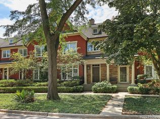 4217 Linden Tree Ln, Glenview, IL 60026