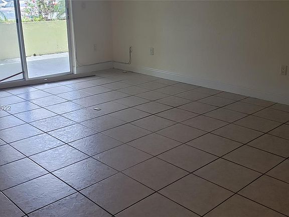 4th image of 10785 SW 108th Ave APT 105
