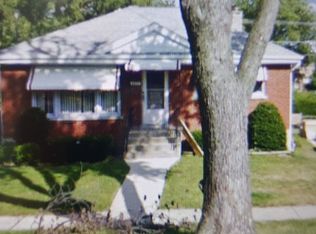 8025 N Washington St, Niles, IL 60714