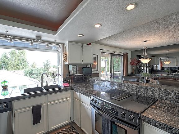 4th image of 6818 NE 160th St