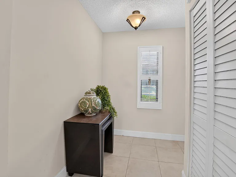 21211 Lago Cir #C — Photo 9