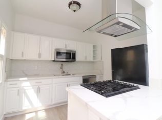 3325 E 2nd St, Long Beach, CA 90803