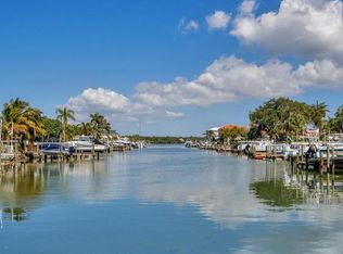 17737 1st St E, Redington Shores, FL 33708